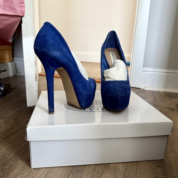 Steve Madden Blue Suede Platform Heels - Picture 6 of 11